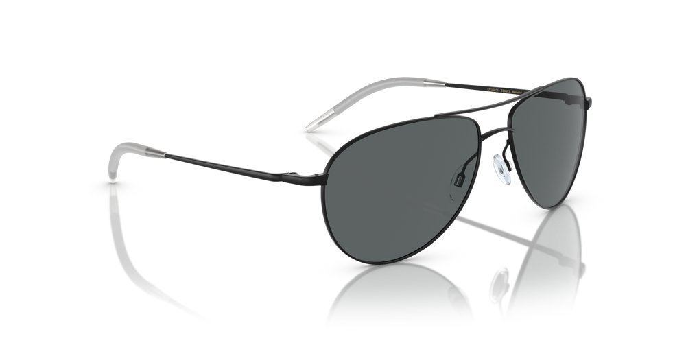 Oliver Peoples Benedict avec une monture Noir mat et des verres Gris - image 3