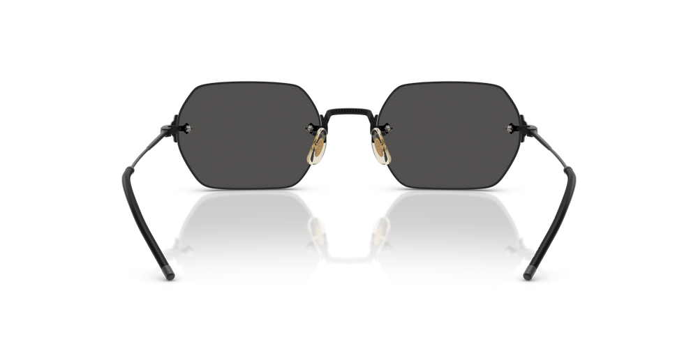 Oliver Peoples TK-13 avec une monture Noir mat et des verres Gris - image 5